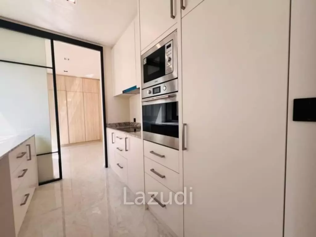 4 Beds 5 Baths 300 SQ.M. Arcade By Patta
