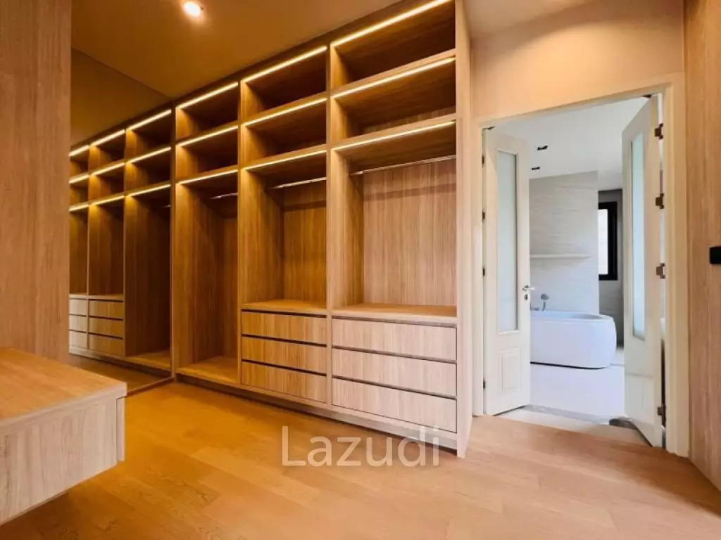 4 Beds 5 Baths 300 SQ.M. Arcade By Patta