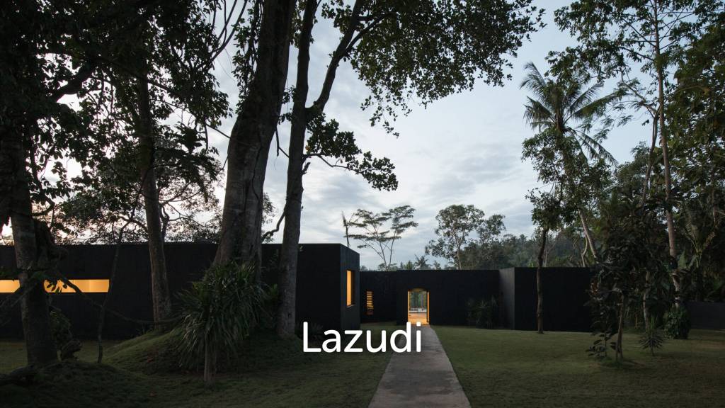 STYLISH VILLA WITH JUNGLE, RIVER, AND RICE FIELD VIEWS IN KEDIRI