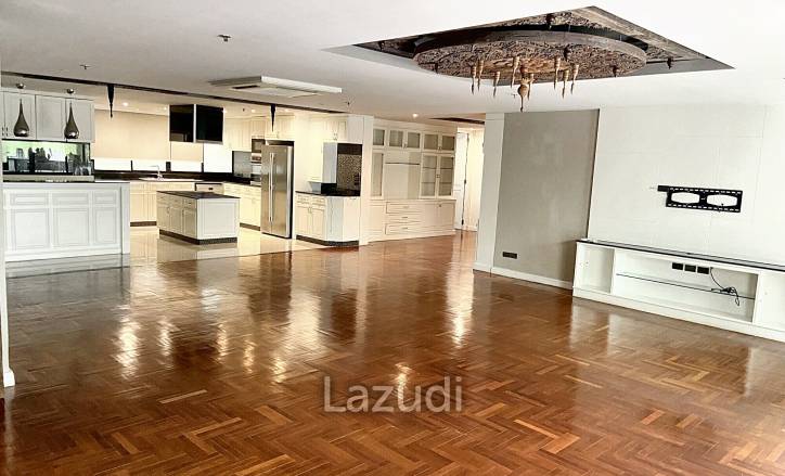 4 Bed 4 Bath 277 SQ.M Baan Sathorn Condominium