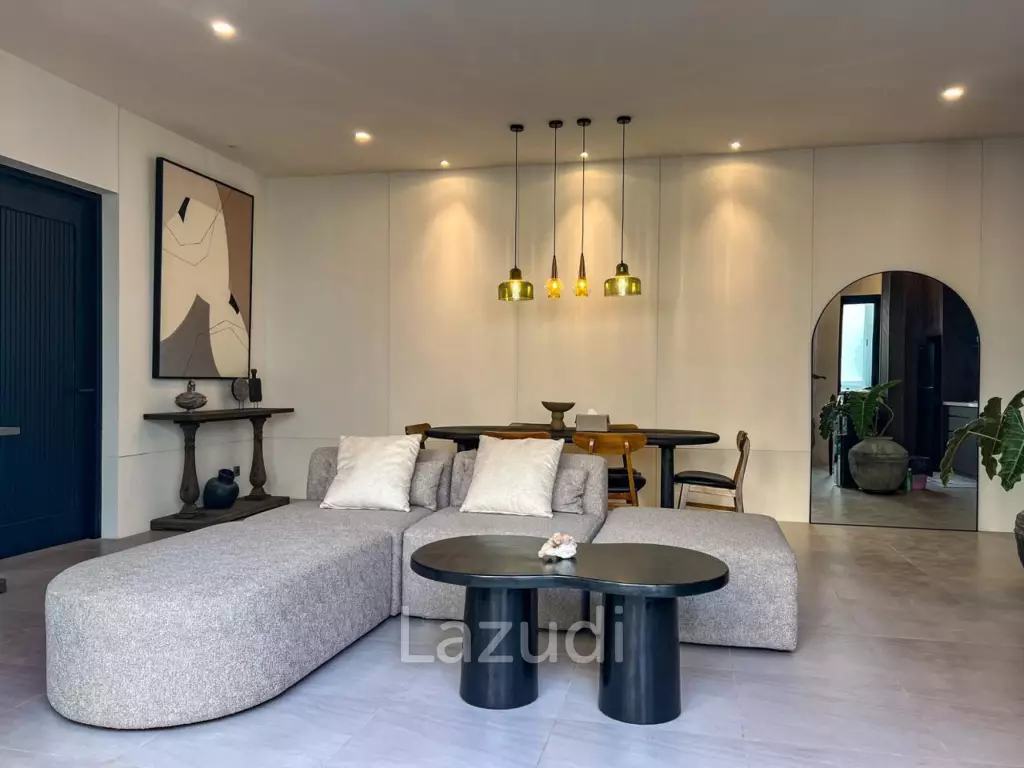 MODERN 3-BEDROOM VILLA WITH ROOFTOP IN SEMINYAK