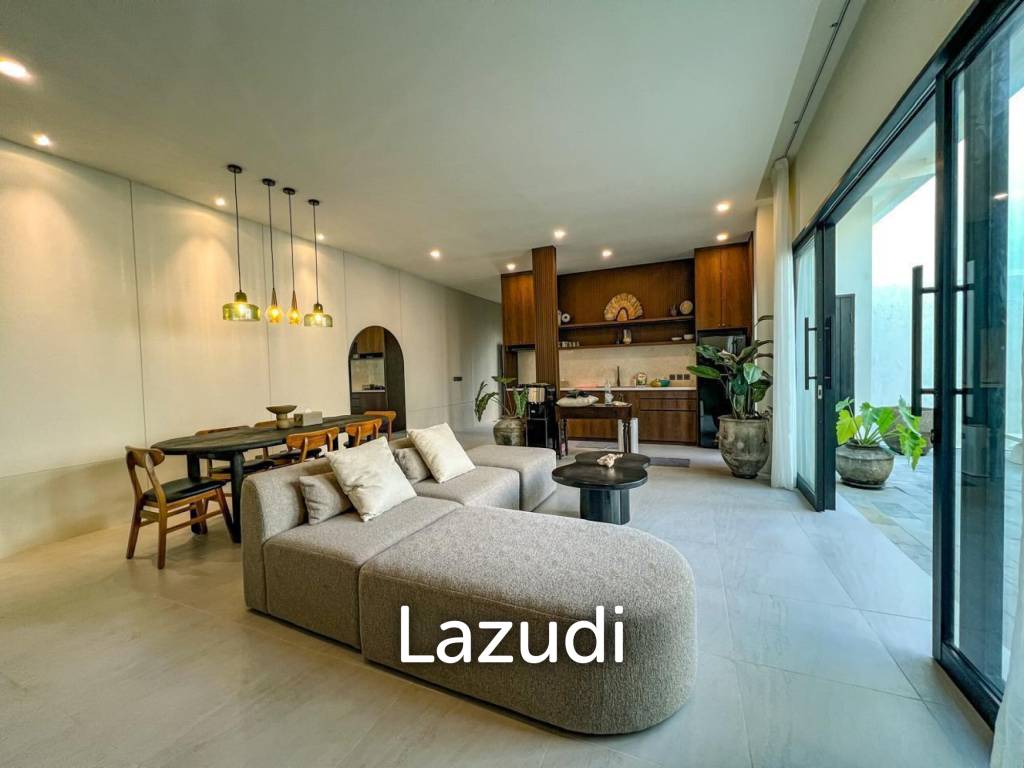 MODERN 3-BEDROOM VILLA WITH ROOFTOP IN SEMINYAK
