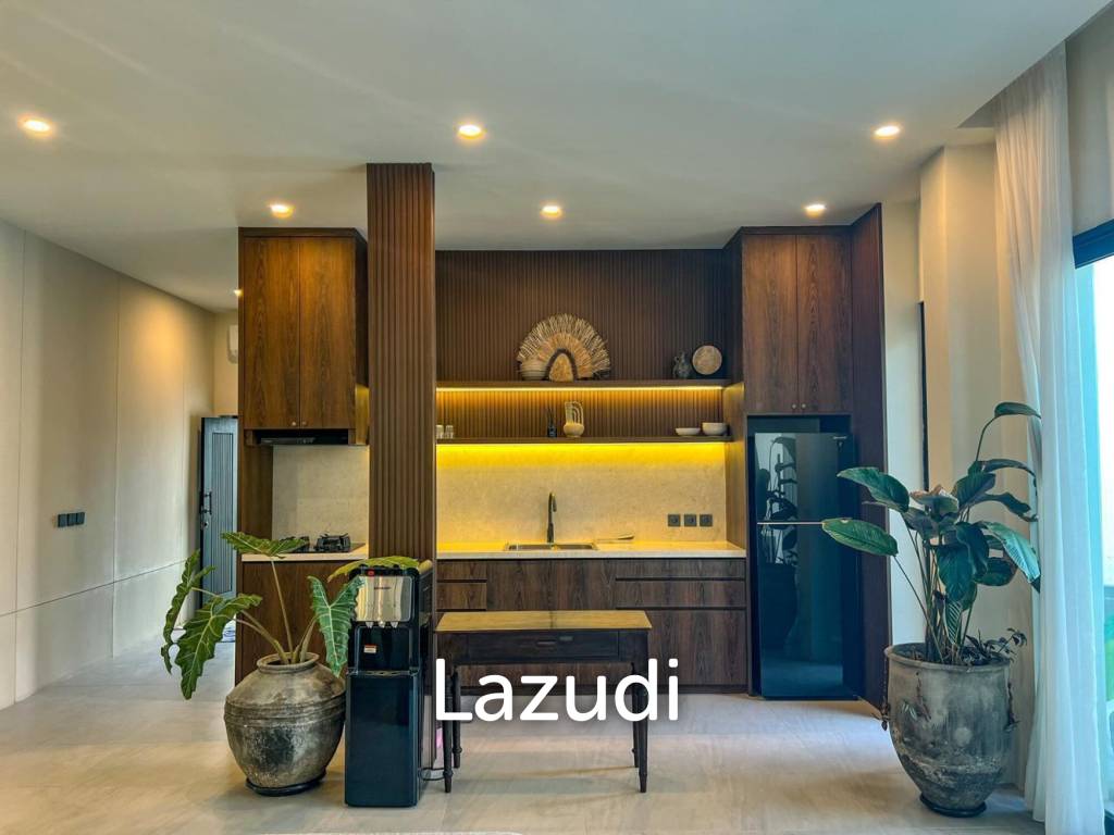 MODERN 3-BEDROOM VILLA WITH ROOFTOP IN SEMINYAK