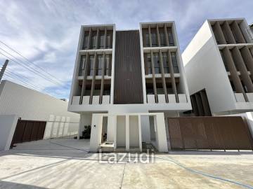 4 Beds 5 Baths 420SQ.M I-Zen Urban Residence