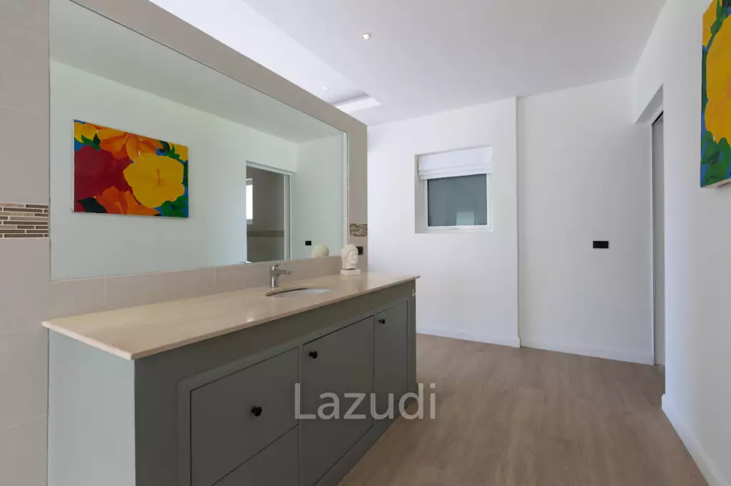 Modern 4+1 Bed Sea View Villa Located in Bophut