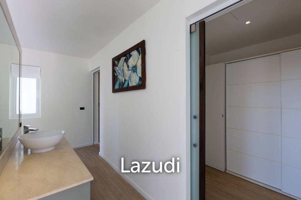 Modern 4+1 Bed Sea View Villa Located in Bophut