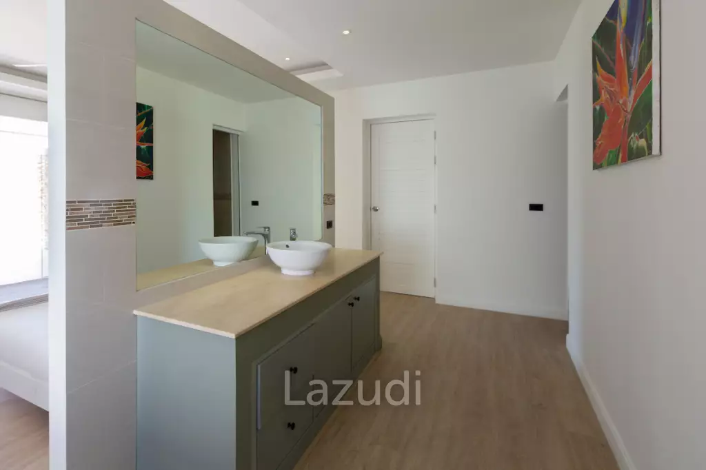 Modern 4+1 Bed Sea View Villa Located in Bophut