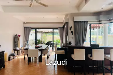 4 Bedroom Villa Ovelooking Laguna Golf Course
