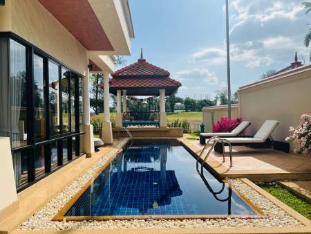 4 Bedroom Villa Ovelooking Laguna Golf Course