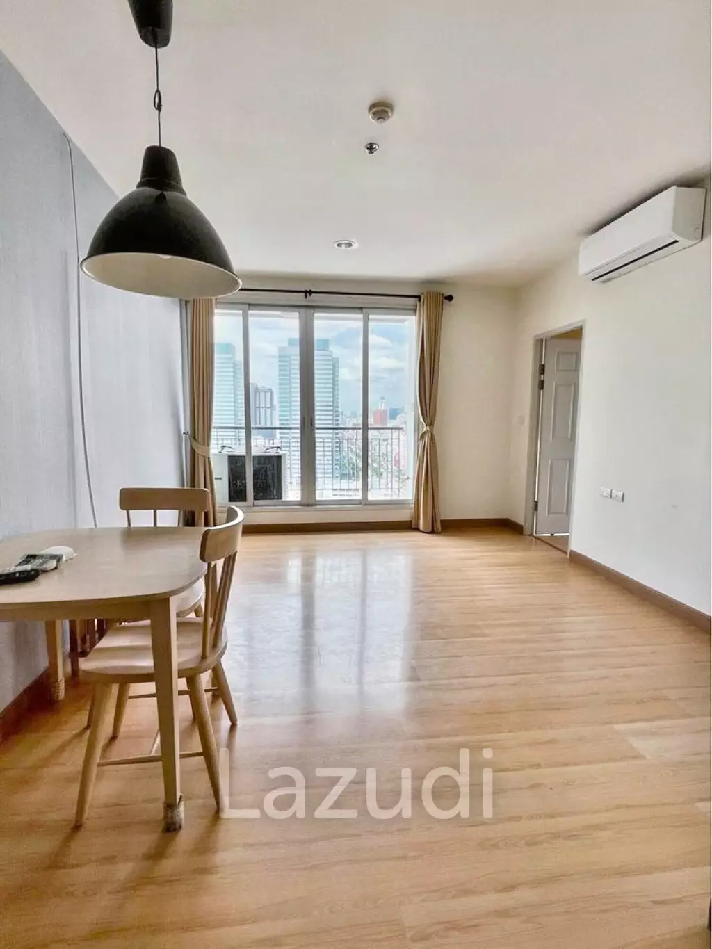 2 Bed 1 Bath 55 SQ.M Life @ Ratchada - Suthisan