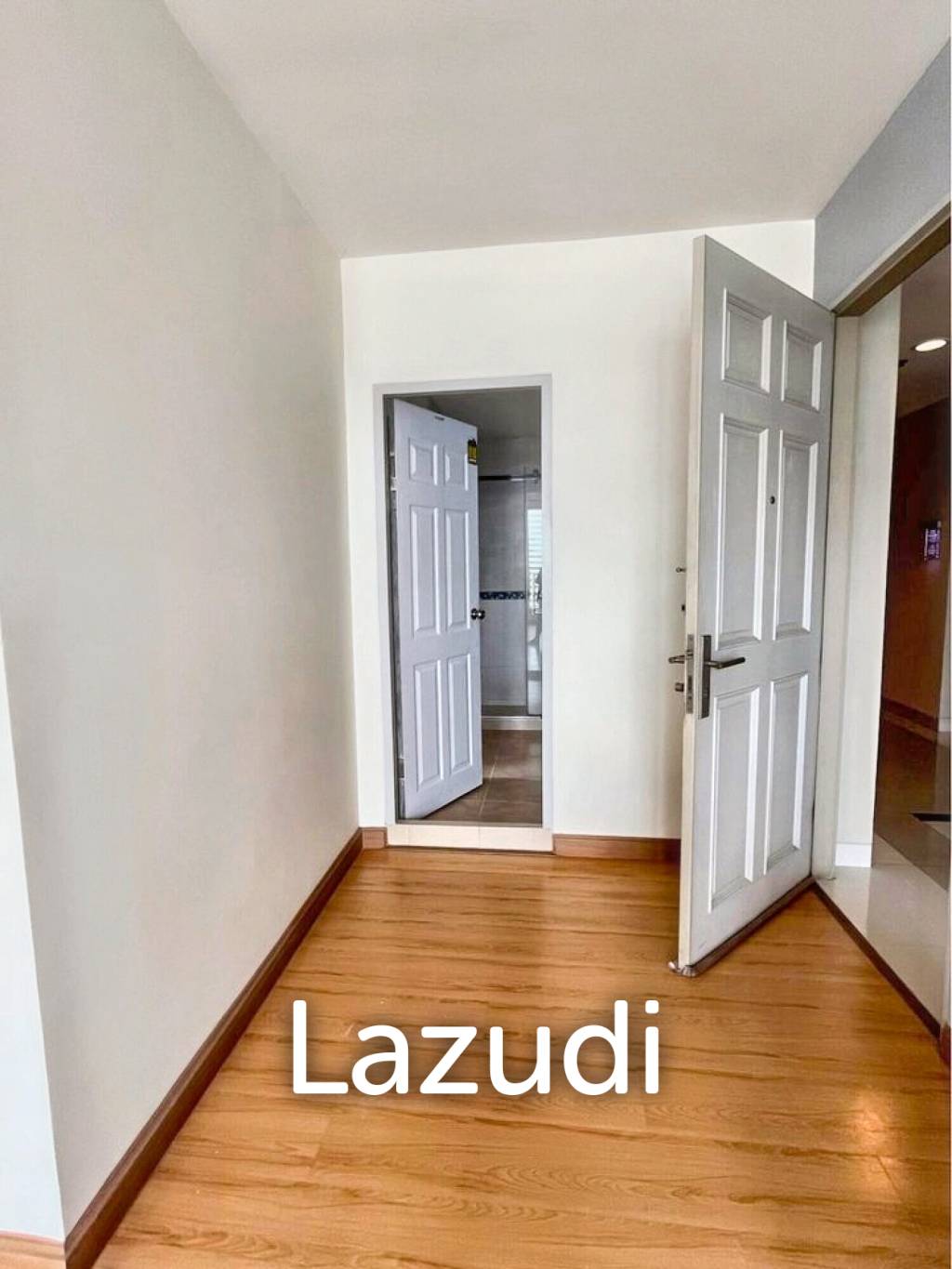 2 Bed 1 Bath 55 SQ.M Life @ Ratchada - Suthisan