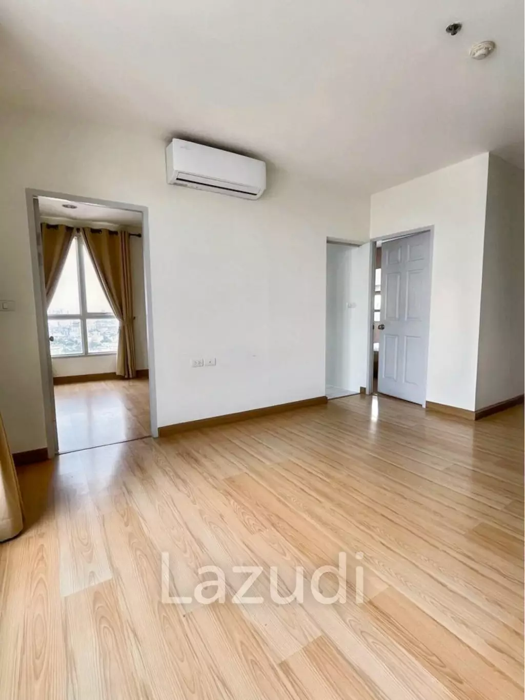 2 Bed 1 Bath 55 SQ.M Life @ Ratchada - Suthisan