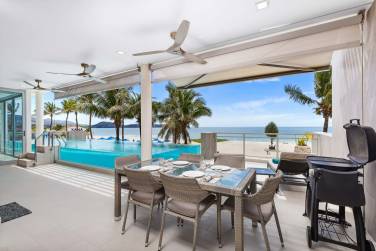 Beachfront Apartment On The Shores Of Bang Tao