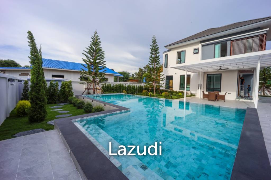 4 Beds 4 Baths 240 SQ.M. Tamarind Village Huay Yai