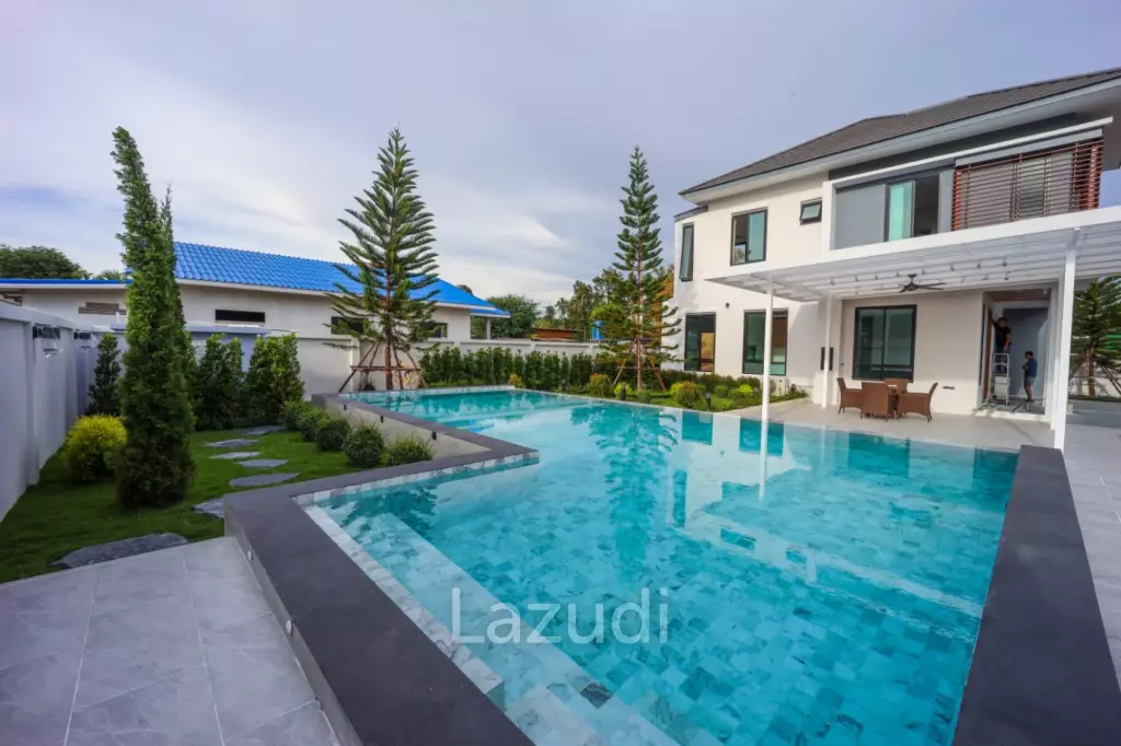 4 Beds 4 Baths 240 SQ.M. Tamarind Village Huay Yai