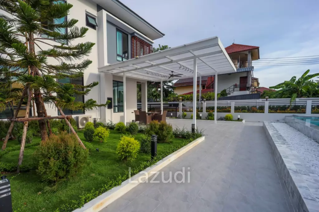 4 Beds 4 Baths 240 SQ.M. Tamarind Village Huay Yai