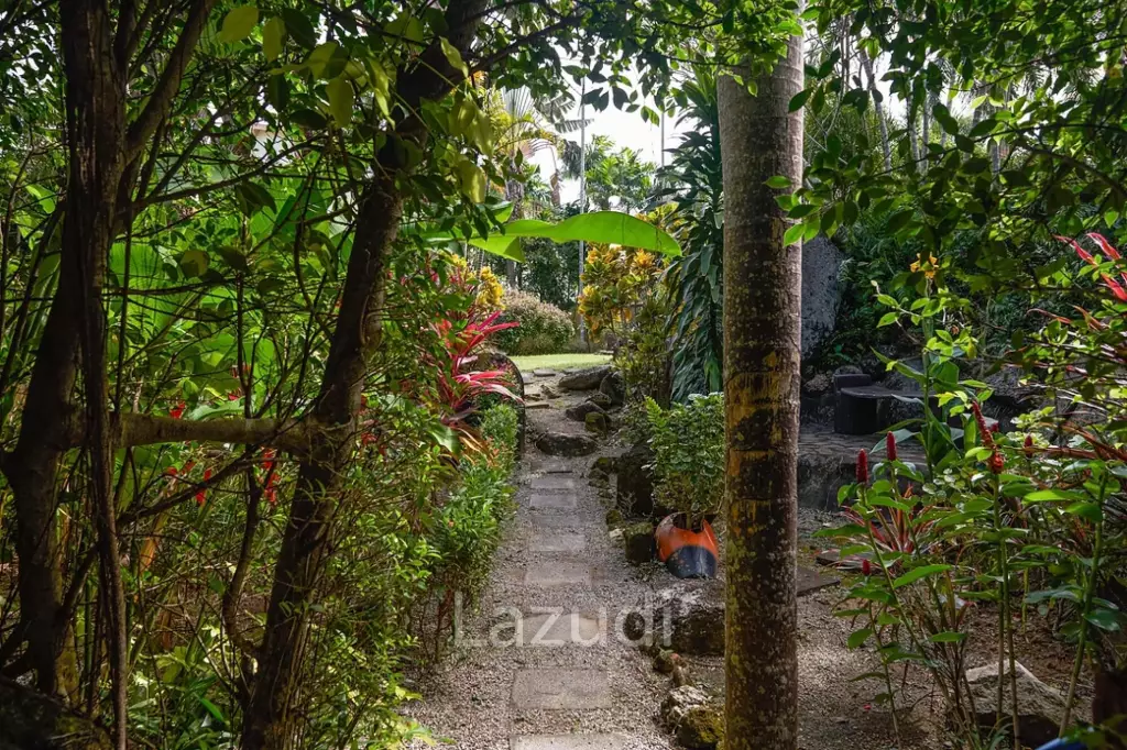 A Luxurious 8-Bedroom Villa In Rawai