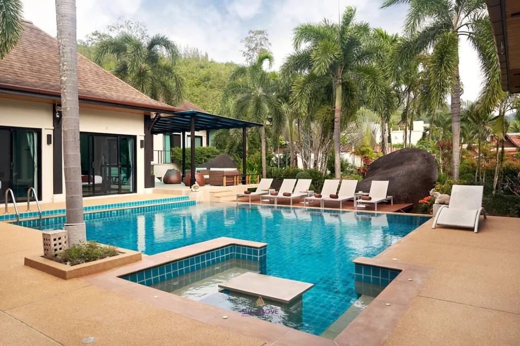 A Luxurious 8-Bedroom Villa In Rawai