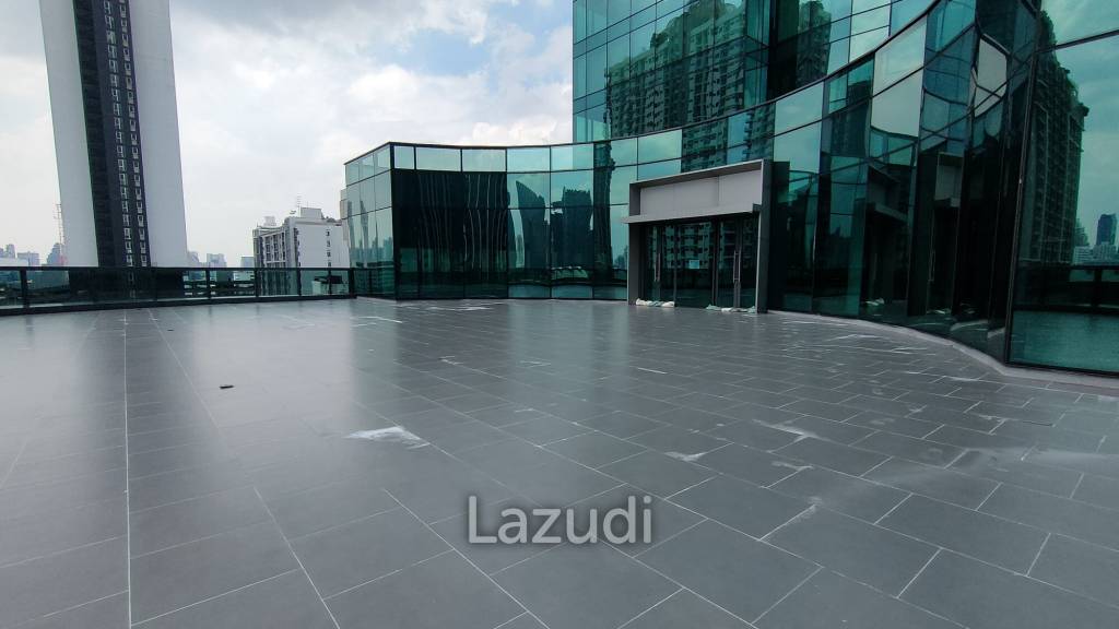 Rooftop space for rent in Rama 9 Ideally for Pub and Restaurant