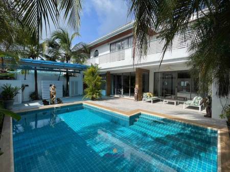 Newly Renovated 4-Bedroom Pool Villa In Kathu