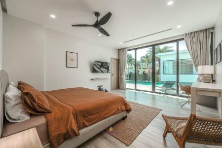 Modern Luxury 4-Bedroom Villa In Rawai