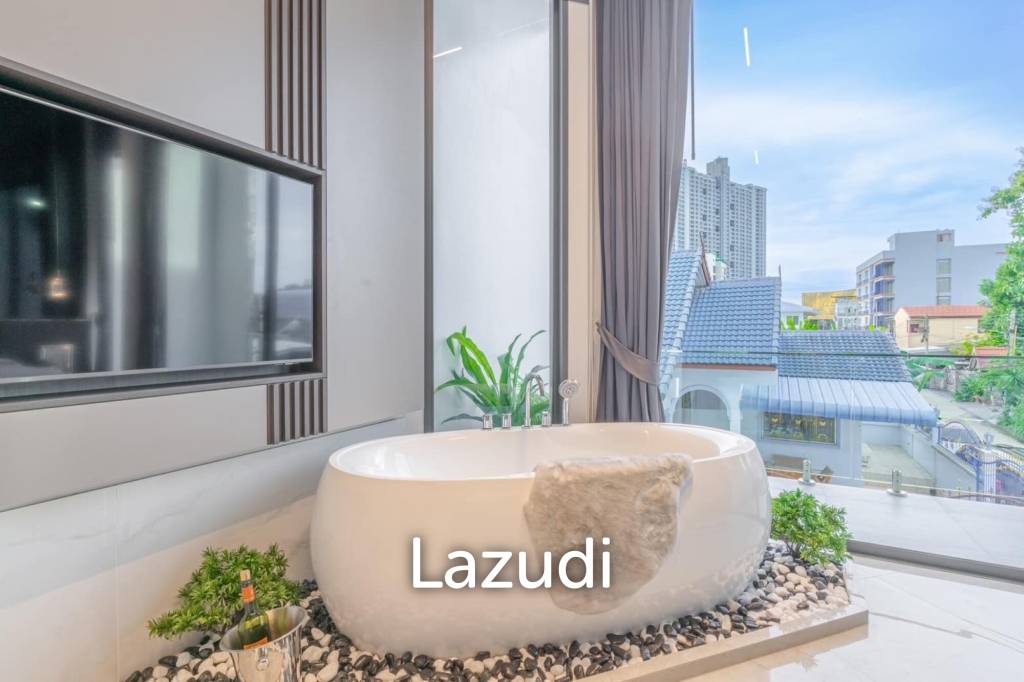 5 Beds 6 Baths 300 SQ.M.  Pool Villa in Jomtien