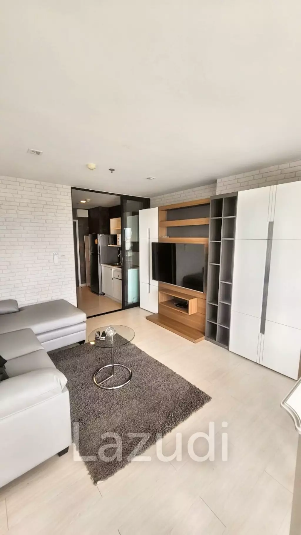 1 Bed 2 Bath 51 SQ.M Knightsbridge Bearing
