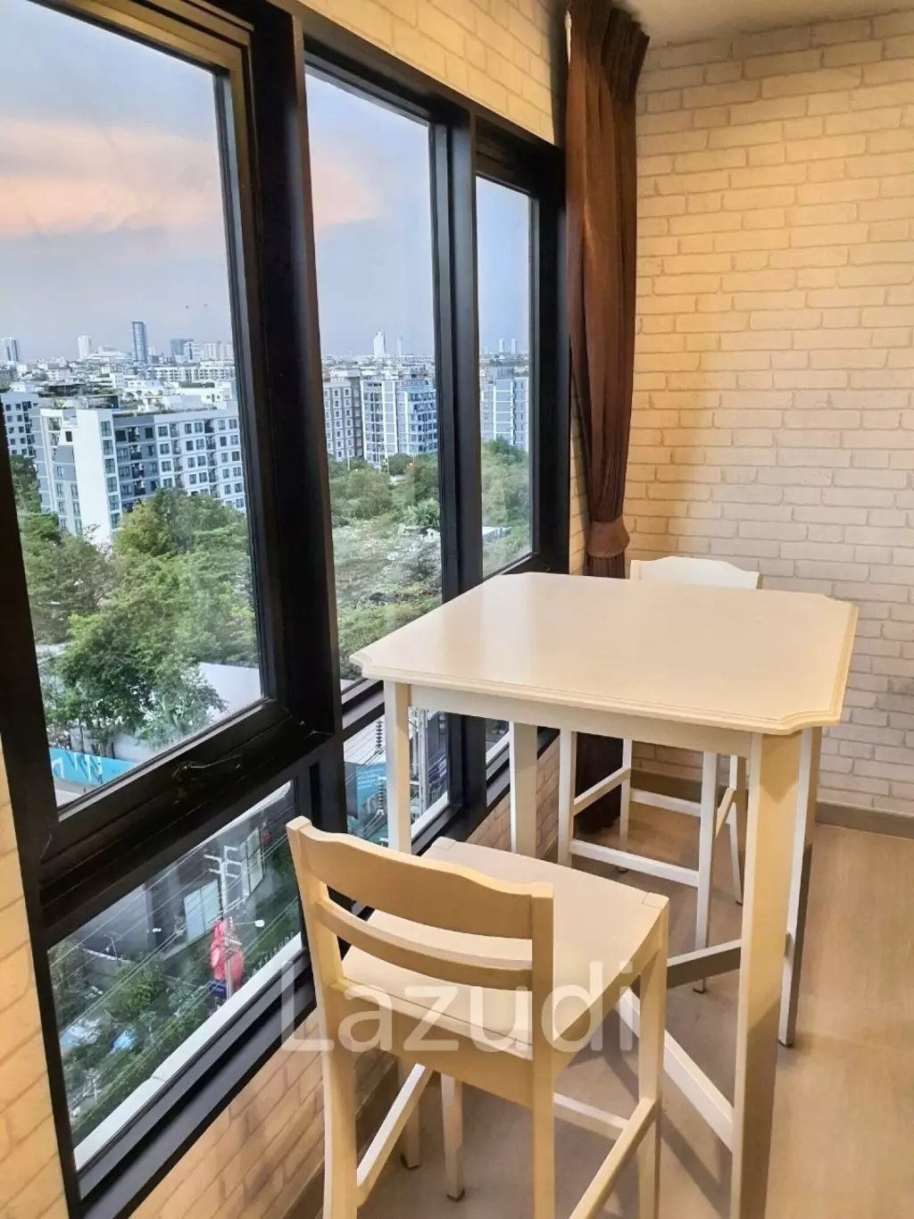 1 Bed 2 Bath 51 SQ.M Knightsbridge Bearing