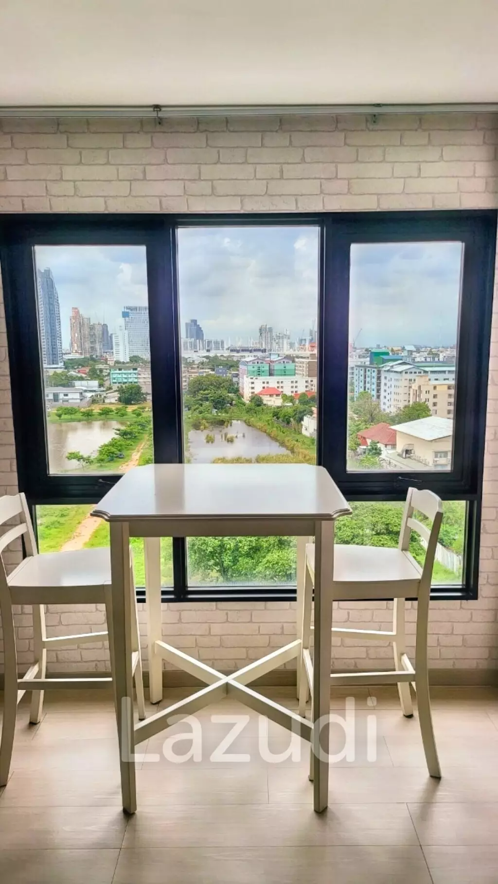 1 Bed 2 Bath 51 SQ.M Knightsbridge Bearing