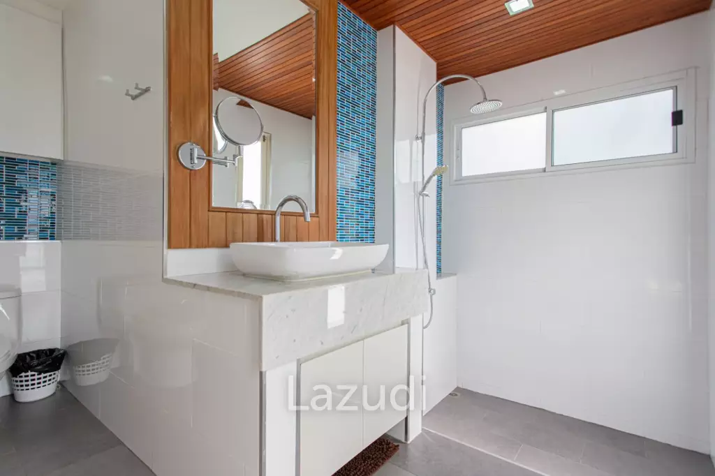 Baan Chaliang Lom: 3 Beds Beachfront Detached House