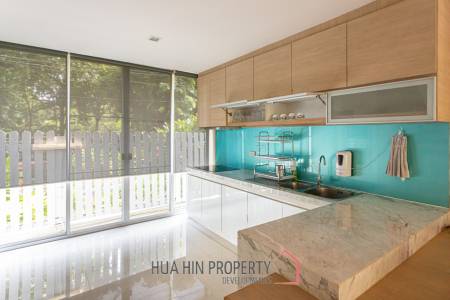 Baan Chaliang Lom: 3 Beds Beachfront Detached House