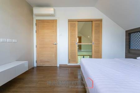 Baan Chaliang Lom: 3 Beds Beachfront Detached House