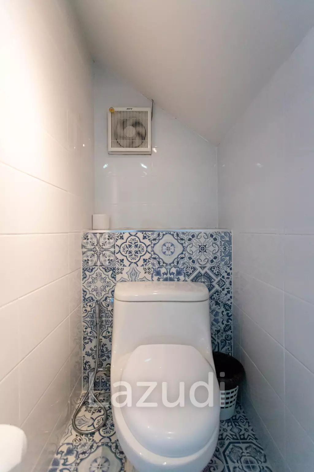 Baan Chaliang Lom: 3 Beds Beachfront Detached House