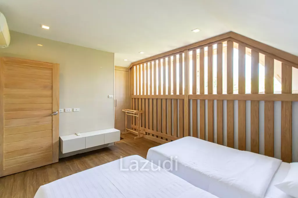 Baan Chaliang Lom: 3 Beds Beachfront Detached House