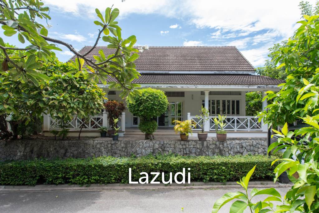 Baan Chaliang Lom: 3 Beds Beachfront Detached House