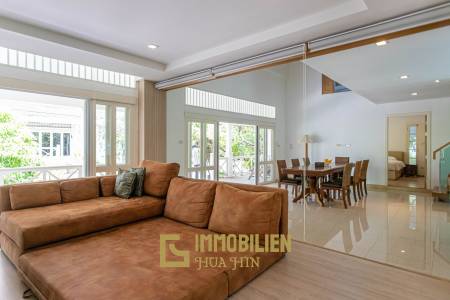 Baan Chaliang Lom: 3 Beds Beachfront Detached House