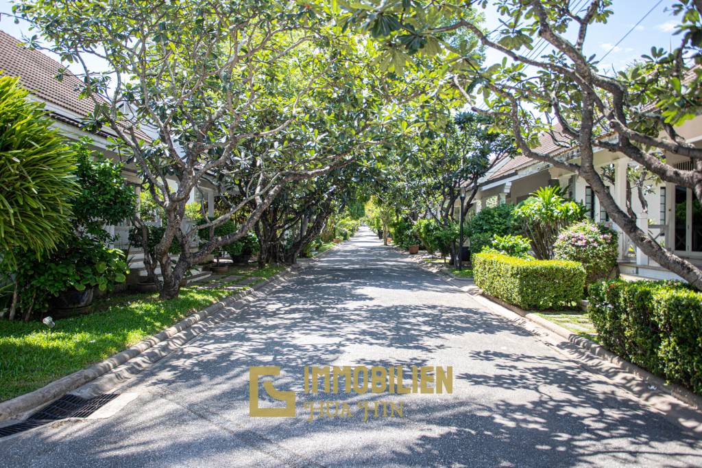 Baan Chaliang Lom: 3 Beds Beachfront Detached House