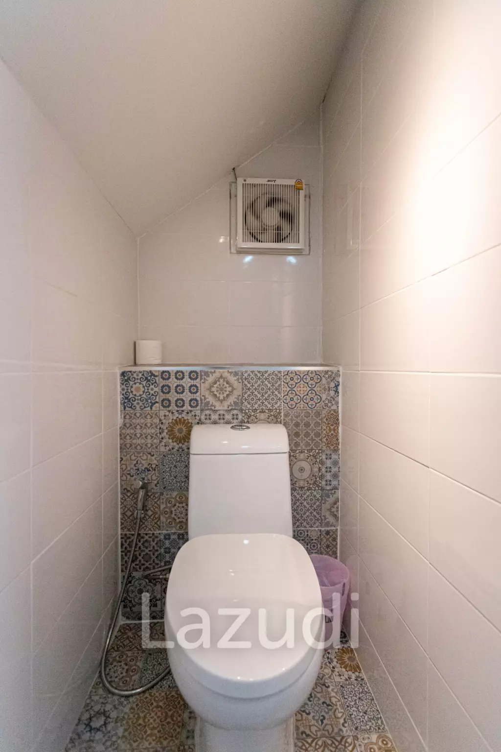 Baan Chaliang Lom: 3 Beds Beachfront Detached House