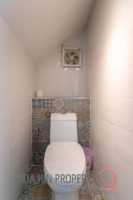 Baan Chaliang Lom: 3 Beds Beachfront Detached House