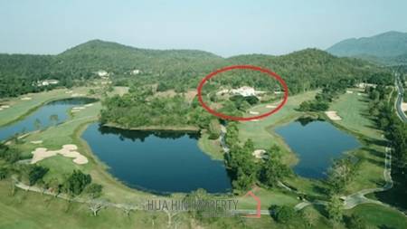 Large 10 Suite Property on a Golf Course ideal for use as a Resort.