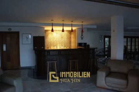 6,400 Kvm 10 Seng Hotell for Salg