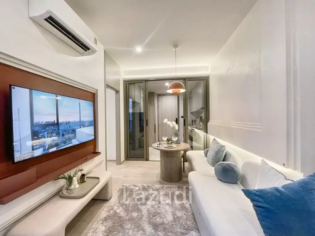 HOT DEAL ! 1 Bed 34.55 SQ.M Ekkamai BTS Station