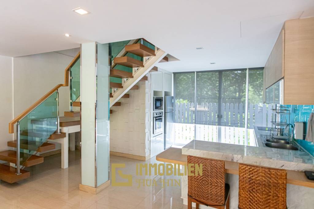 Baan Chaliang Lom: 3 Beds Beachfront Detached House