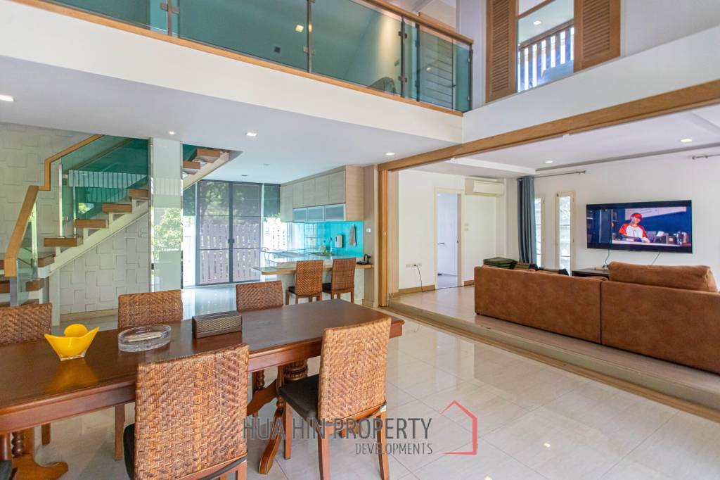 Baan Chaliang Lom: 3 Beds Beachfront Detached House
