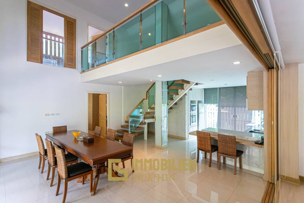 Baan Chaliang Lom: 3 Beds Beachfront Detached House