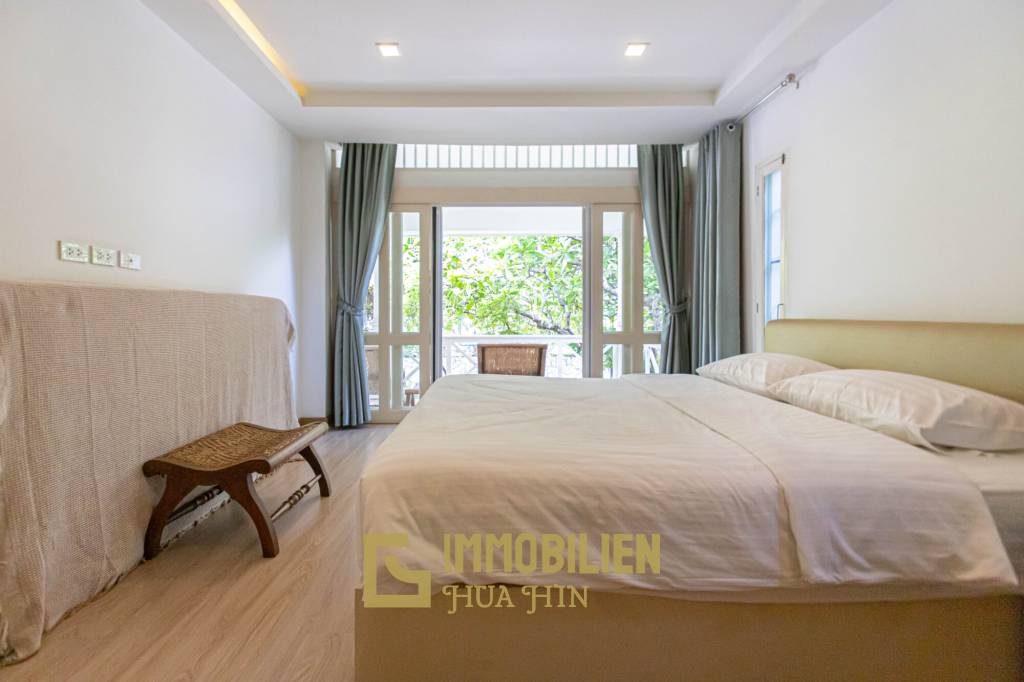 Baan Chaliang Lom: 3 Beds Beachfront Detached House