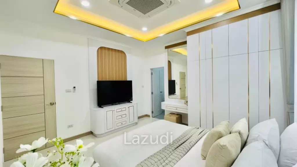 5 Beds 6 Baths 500 SQ.M. Pool Villa in Mabprachan