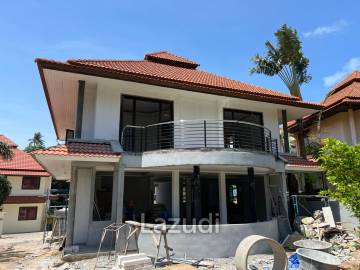 4-Bedroom with Partially Sea Views in Tongson Bay Villas