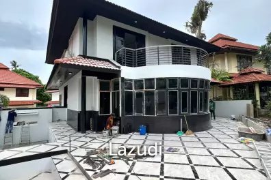 4-Bedroom with Partially Sea Views in Tongson Bay Villas