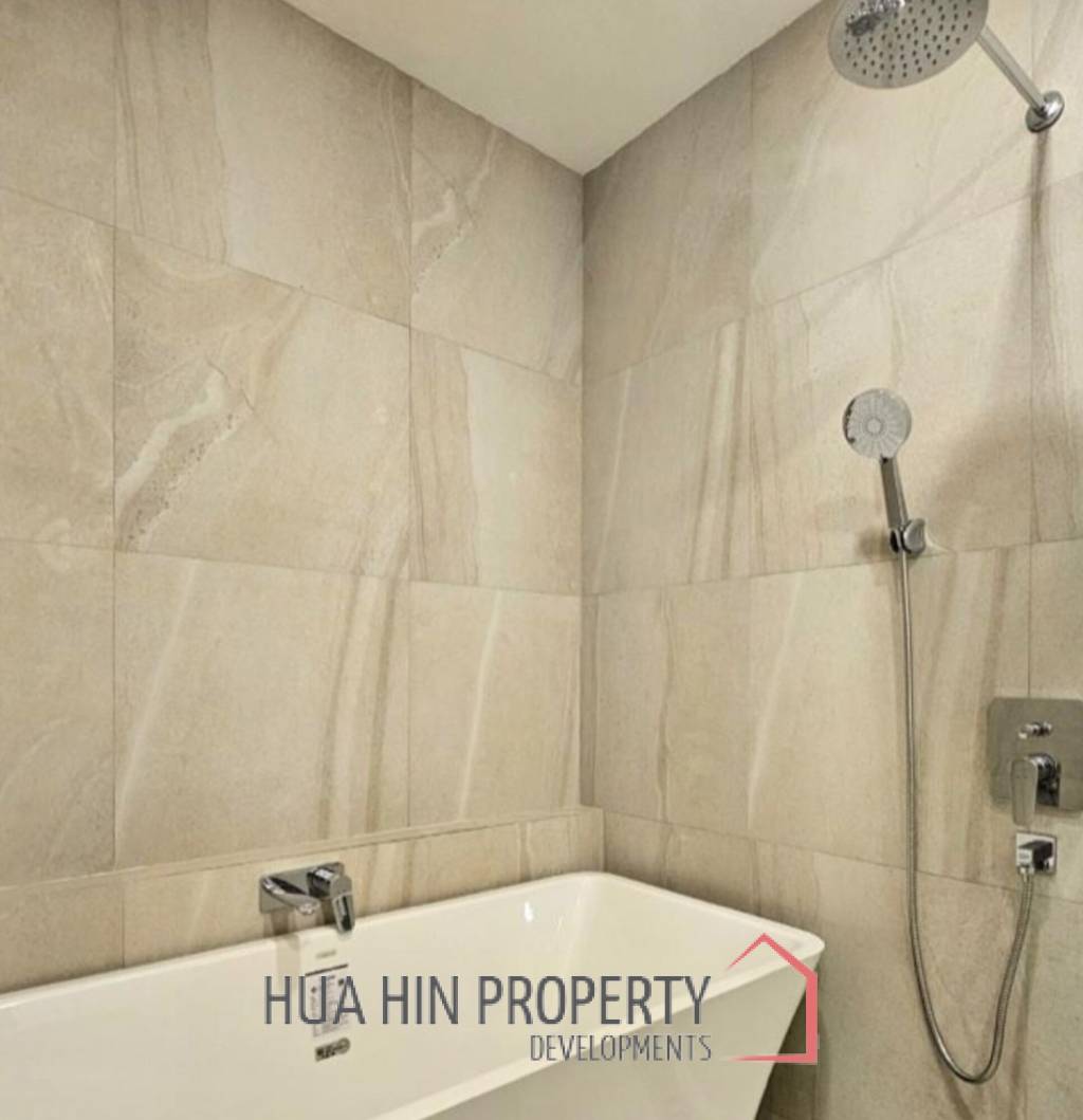 PALM HILL CONDO  : 3 bed modernized condo